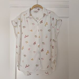 LOFT Medium White Floral Button Down Short Sleeve Shirt Like New Never Worn